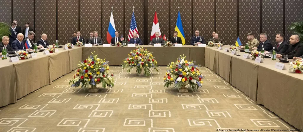 Переговори з Росією: конституційні обмеження та ідеологічний вимір звужують поле для компромісу